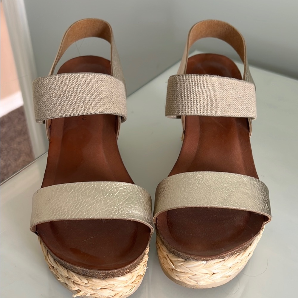 Women's Tan and Cream Sandals